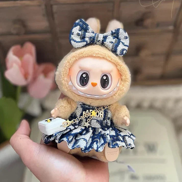 LabubuMania – Outfit DR Blue (Labubu incluso)