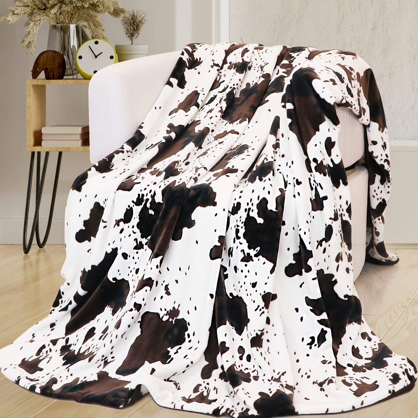 1pc Soft and Warm Cow Print Blanket - Plush Fleece Flannel Throw for All-Season Comfort - Perfect for Daughters, Adults, Students, and Teens