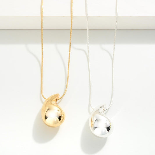 Rope Chain Teardrop Necklace